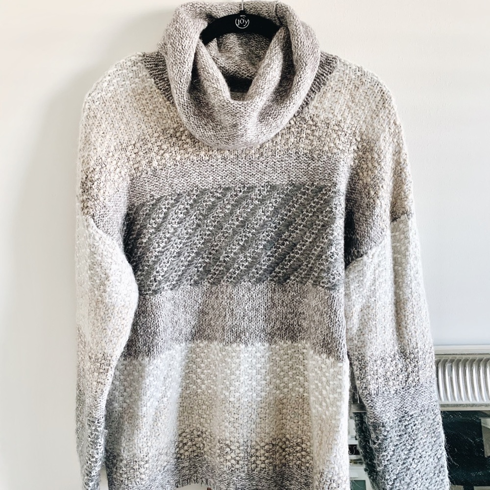 Max Studio Sweater - image 1